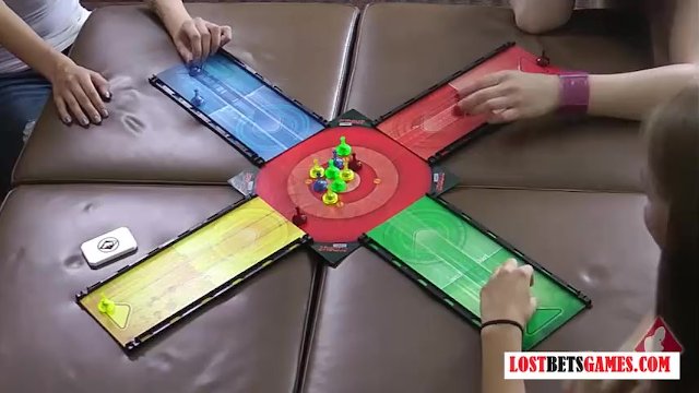 Bettgenossin in Lesbisch Sex von Lost Bets Games