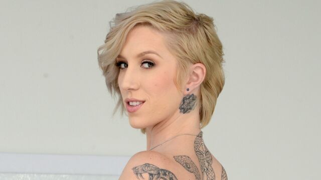 रिवर्स काउगर्ल अश्लील Perv City से जंगली Maia Davis के साथ