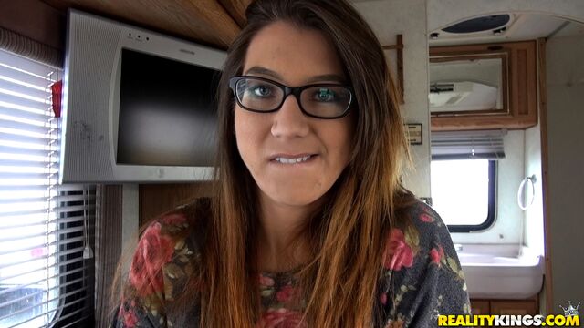 Vestidos ação com vívida Penny Hart do Street BlowJobs