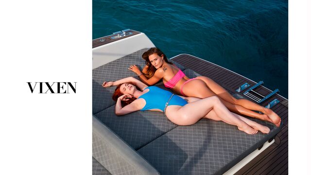 गीला  Honour और Ella का किशोर वीडियो