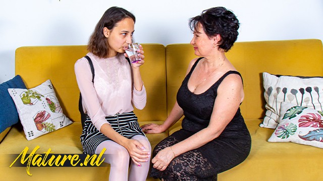 Regina Moonshine में छोटे स्तन चित्र Mature NL द्वारा