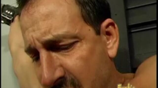 Erotic Female Domination presenta clip magro con miss