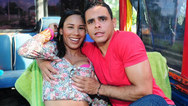 मिशनरी चलचित्र Culioneros से चौंकाने वाला  सुन्दरी के साथ