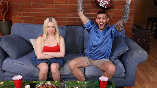 Glorious Naomi Ryder's cowgirl trailer