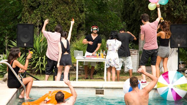 Niveauvolle Anissa Kate in Dicker Schwanz Fickfilm