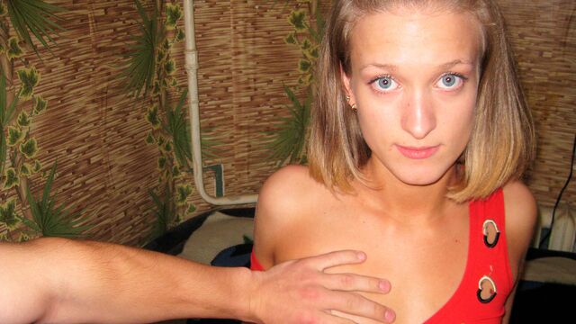 Irresistible Anna's natural tits clip