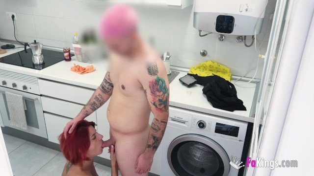 Escena de europa protagonizado por la salaz mujer refinada