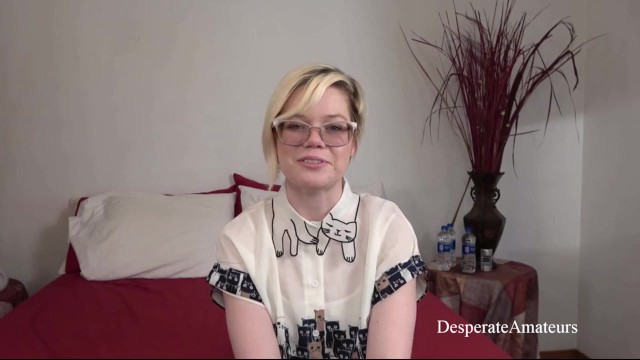 Desperate Amateurs präsentiert Pearl Sinclair's Weiblicher Orgasmus Clip