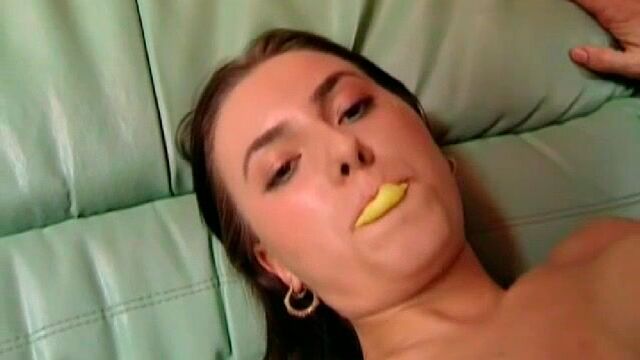 Mira tráiler con la exótica Lola