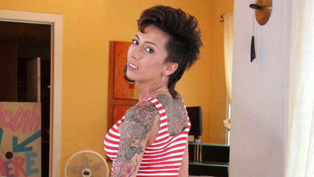 Rodaje con la adorable Bella Bellz con con curvas de Mr. Anal