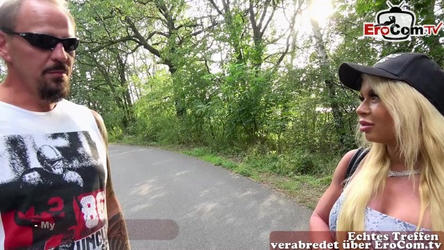 Regardez scène de l'excentrique garce