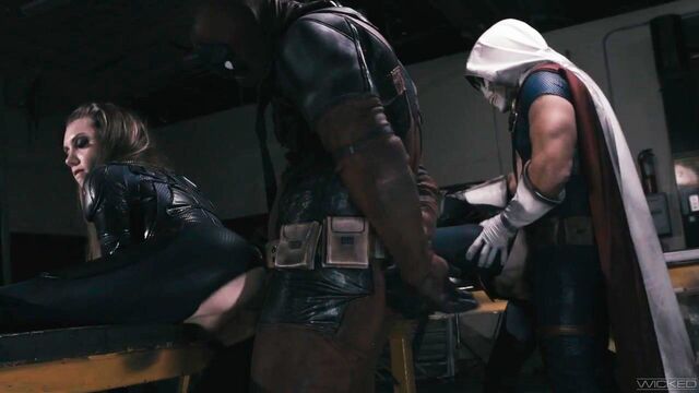 Porno con la diabla Elena Koshka y Lacy Lennon con polla grande negra de Wicked Pictures