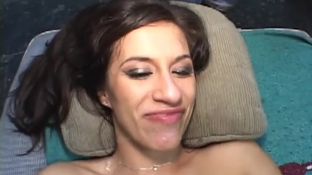 Trailer amatoriale con salterina Monica Breeze di Premium GFs