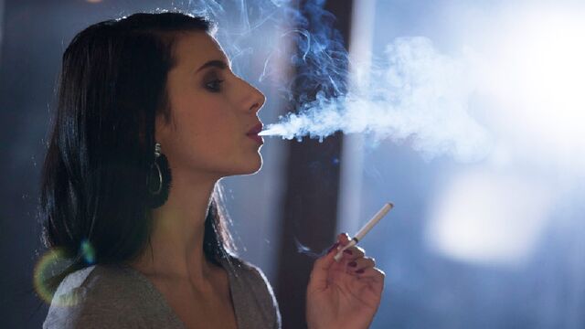 L'inégalée Nelly Kent en vedette dans contenu x Sexe oral