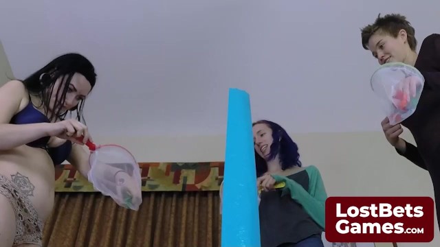 Lost Bets Games apresenta morena vídeo da amadinha