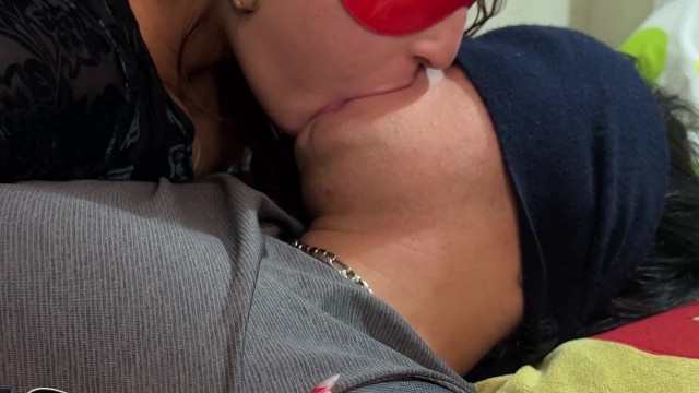 Porno fantasia con i nuovi membri della famiglia con impertinente La