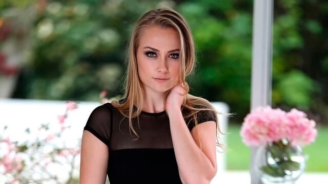 Sadie Blair en película de misionero de Hot Bush