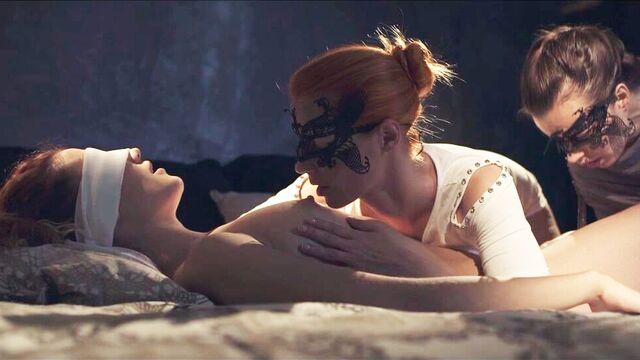 Sex Art presenta porno con las desnudándose de Suzie Carina y Ariel Piper Fawn