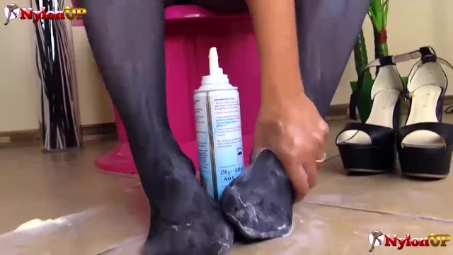 La libidineuse Mora et Una - porno gros seins - Nylon Up