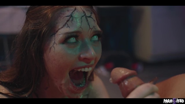 विस्फोटक  Octavia Red और Anna Claire Clouds में अभिनय किया छूना ट्रेलर