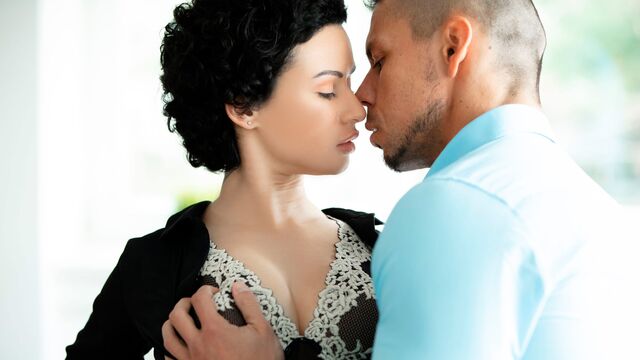 Porno glamour con straordinaria Stacy Bloom di Sex Art