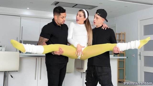 Valeria's big ass xxx