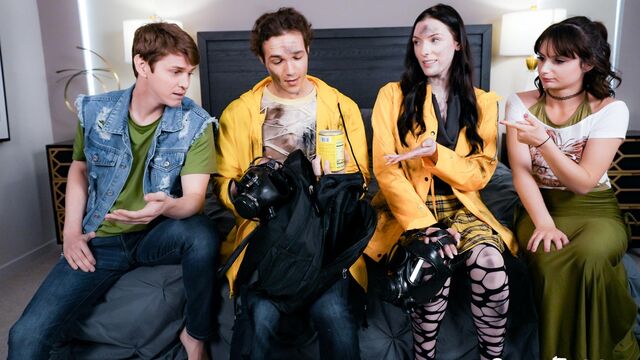 Celestina Blooms and Evie Christian's side fuck porn by Sis Swap