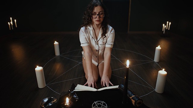 पहुंच से बाहर की Tiffany Tatum और Zazie Skymm में अभिनय किया पॉर्न स्टार दृश्य