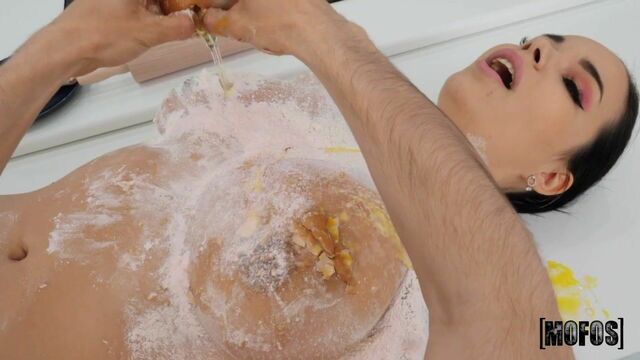 Trailer missionaria con grandiosa Sofia