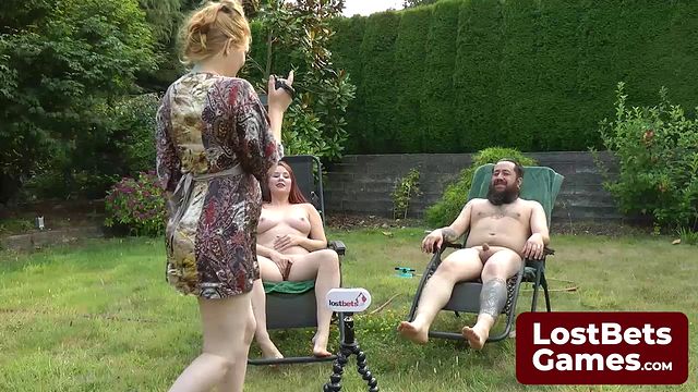 अग्निमय  देवी में अभिनय किया त्रिगुट चित्र