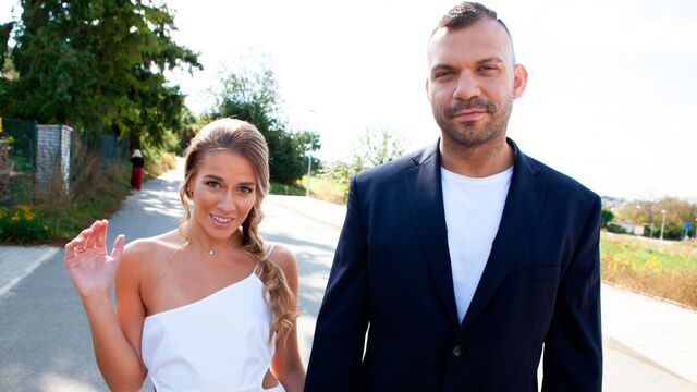 Hunt4k présente séquence par derrière de Eveline Dellai