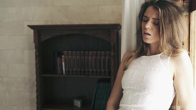 Viziosa Kalisy in scena corpo perfetto