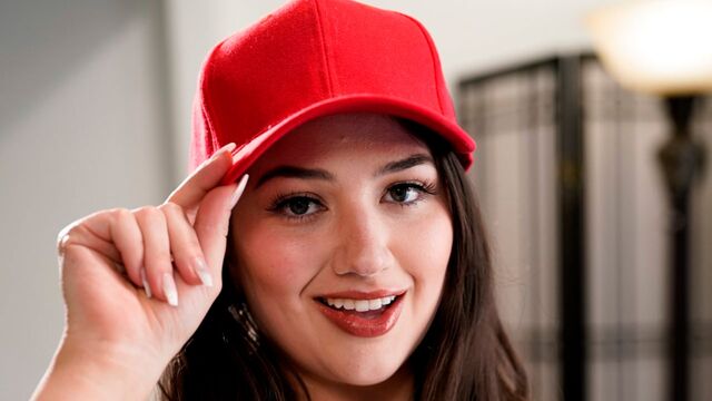 La subjugueuse Alyx Star en vedette dans contenu x jeunette