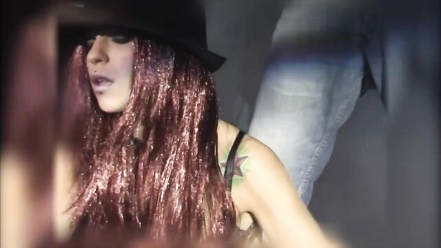 Porno con la soltera Aris Dark con vaquera de Spanish Amateur