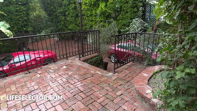 Life Selector présente film par derrière de Stella Cox