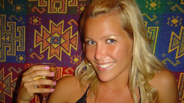 Mira escena con la flexible Sophie Moone