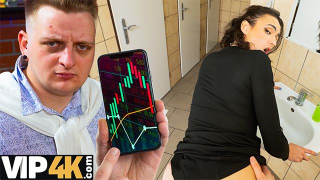 Charlotte Grey en contenido de tetas naturales de Hunt4k