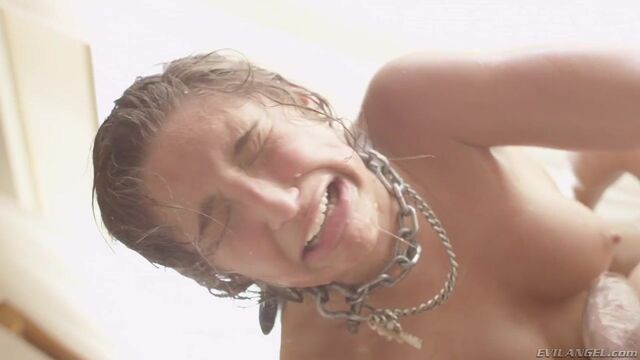 Abella Danger in trailer milf di Aiden Riley