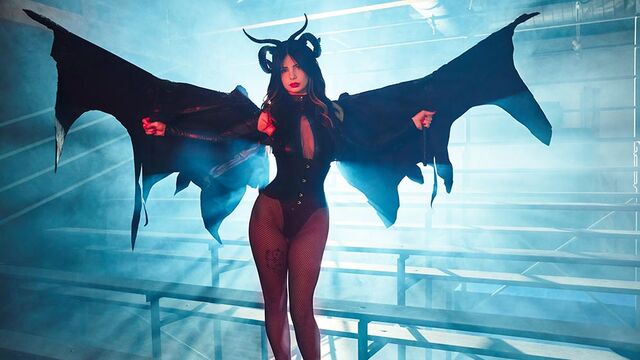 Asteria Jade en porno de oral de Deeper