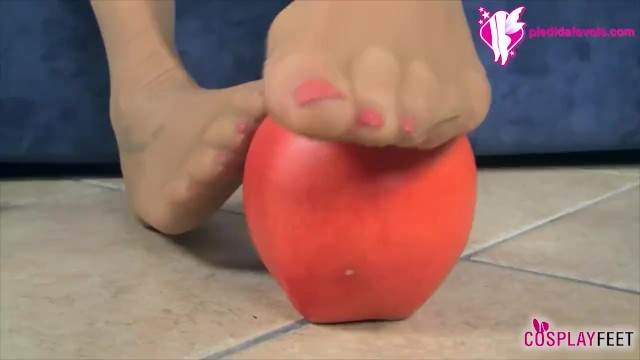 Plastic Snow White and Apple at feet action