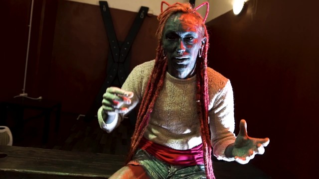 Lily Lu em fetiche clipe no Dirty Dreaz