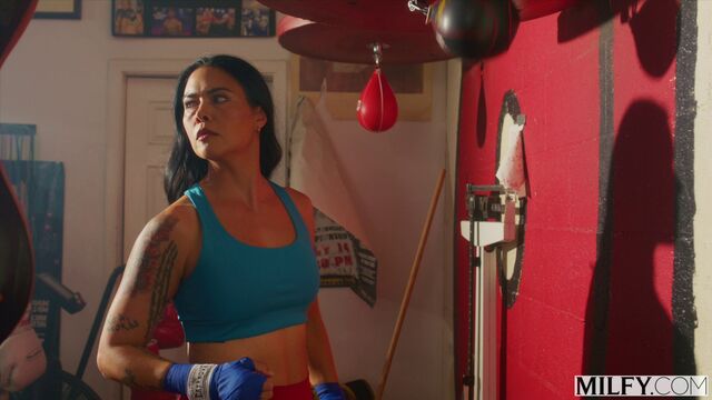 MILFy präsentiert Dana Vespoli's Blowjob Sexfilm