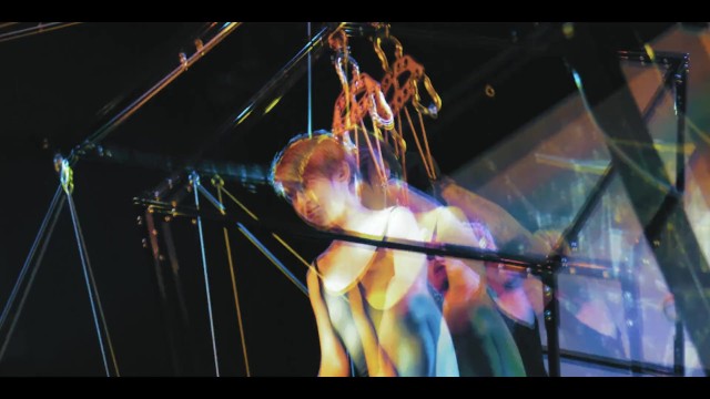 Music clip with rocking chippy from Dirty Dreaz