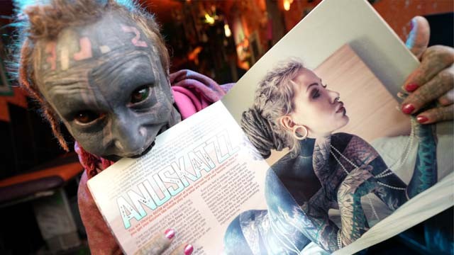 शौकिया अश्लील Dirty Dreaz से चकाचौंध  Anuskatzz के साथ