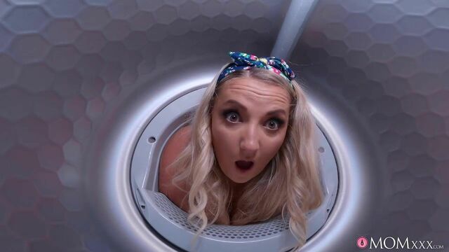 Mom XXX präsentiert Crystal Swift's Cowgirl Fickfilm