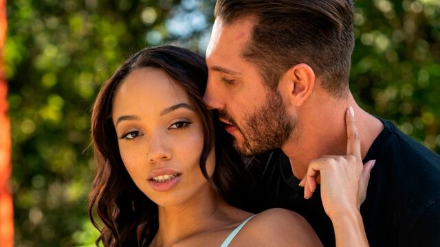 La sensible Alexis Tae - pornografía de tetas naturales - Erotica X