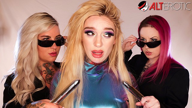 AltErotic featuring Lady Lazarus and Darcy Diamond's lesbian action
