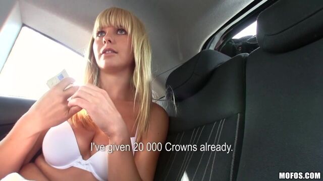 Escena de culo grande protagonizado por la demonia Bella Baby