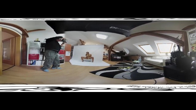 L'exquise Naomi Bennet - séquence en coulisse - Bravo Models