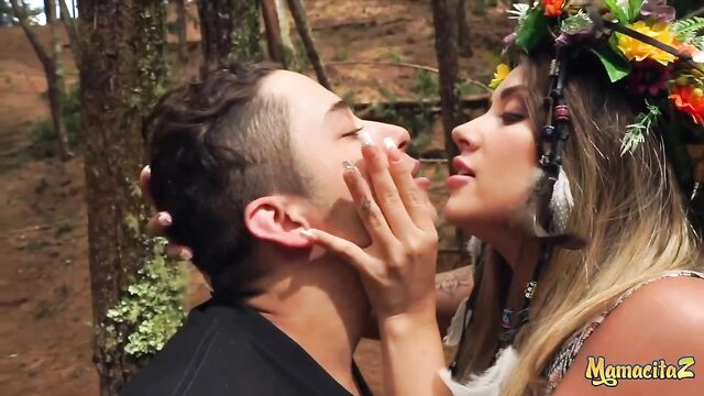 Mamacitaz präsentiert Sara Blonde's Milf XXX